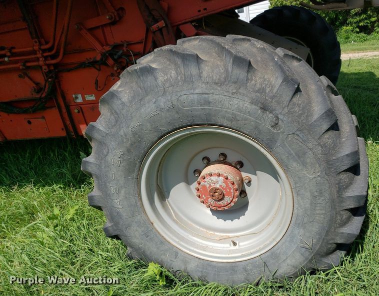 image for item DO2927 1987 Case IH 1660  RWA combine