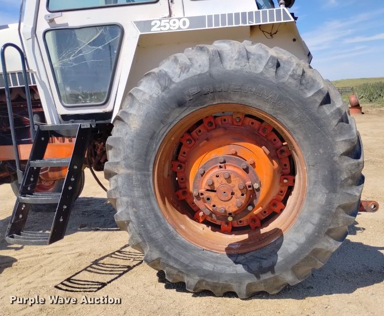 image for item DP3320 1979 Case 2590  tractor