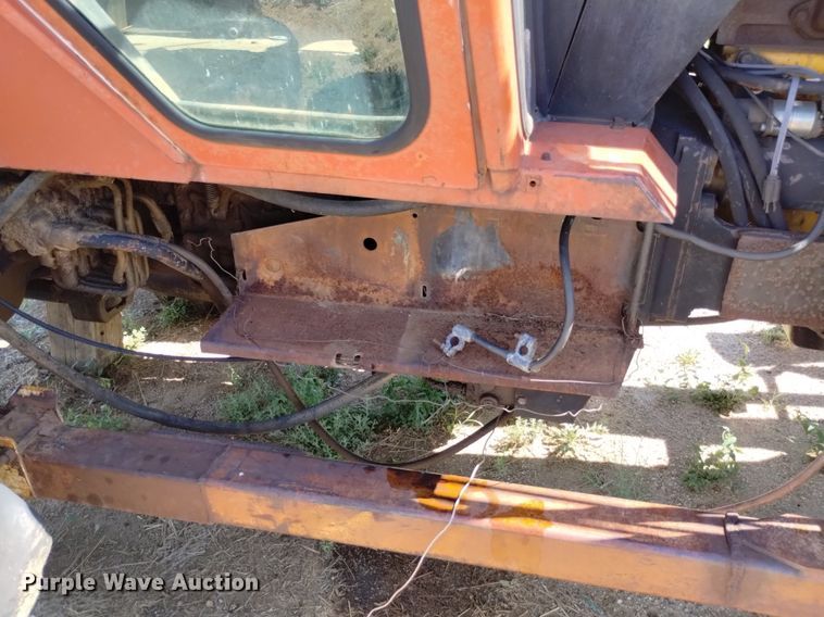 image for item DP3323 1978 Allis Chalmers 7000  tractor