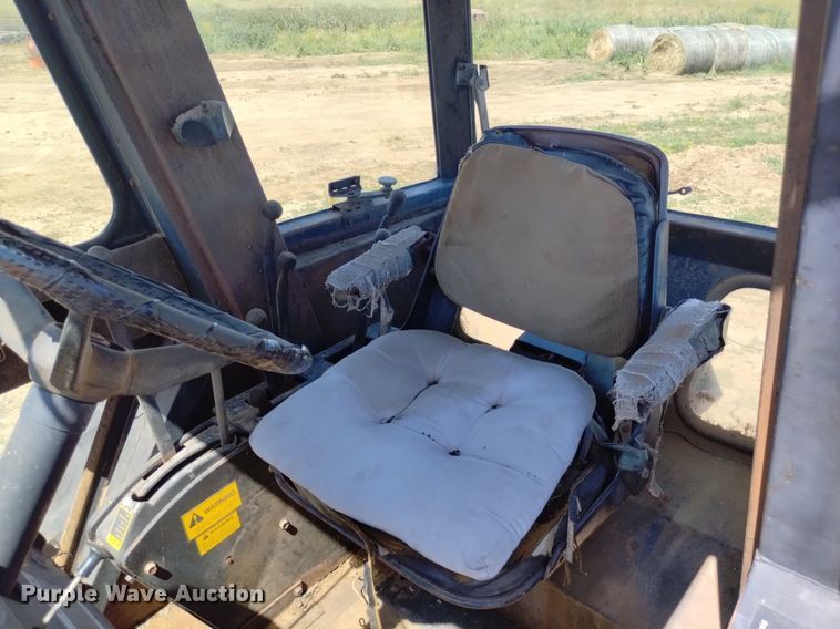 image for item DP3323 1978 Allis Chalmers 7000  tractor