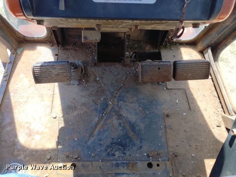 image for item DP3323 1978 Allis Chalmers 7000  tractor