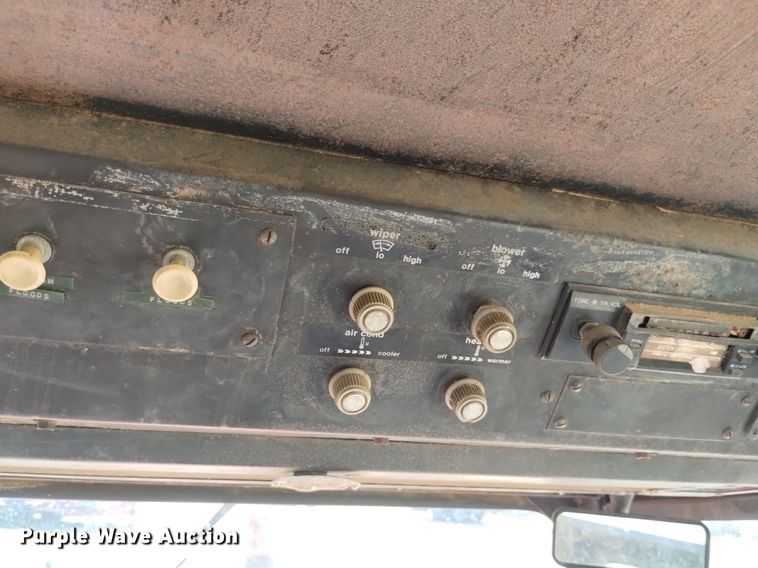 image for item DP3323 1978 Allis Chalmers 7000  tractor