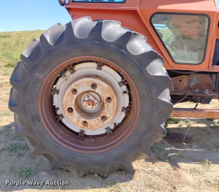image for item DP3323 1978 Allis Chalmers 7000  tractor