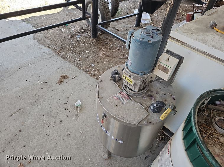 image for item DQ0114 USC LP2000  seed treater