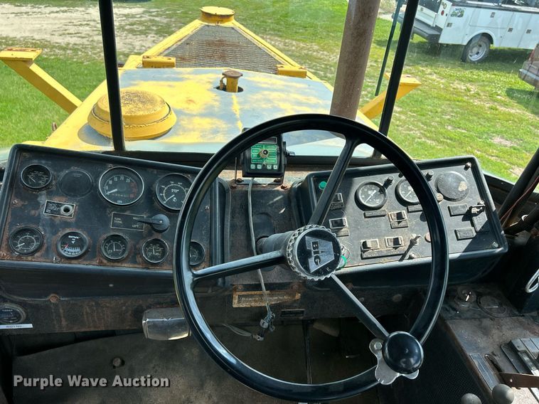 image for item DQ0843 Big A 2700  sprayer