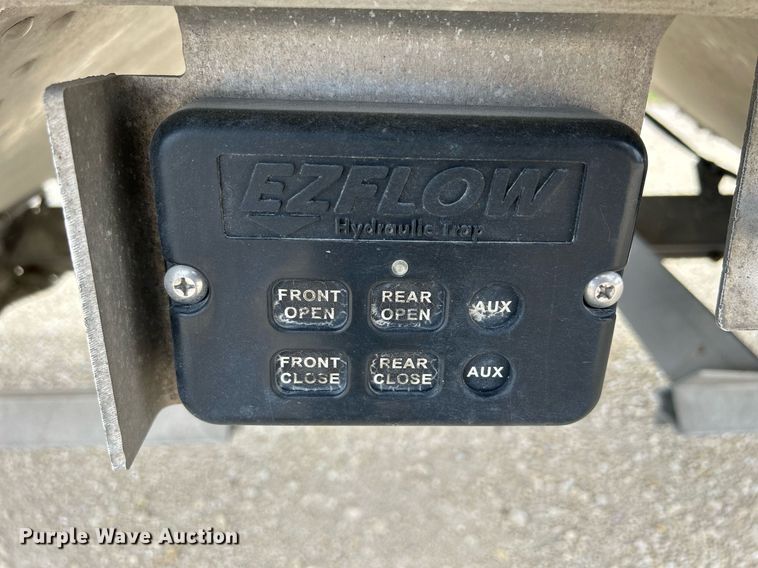 image for item DQ0870 2015 Timpte 4368  grain trailer