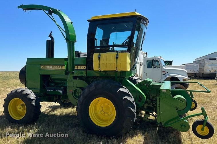 image for item DQ1345 John Deere 5820  forage harvester