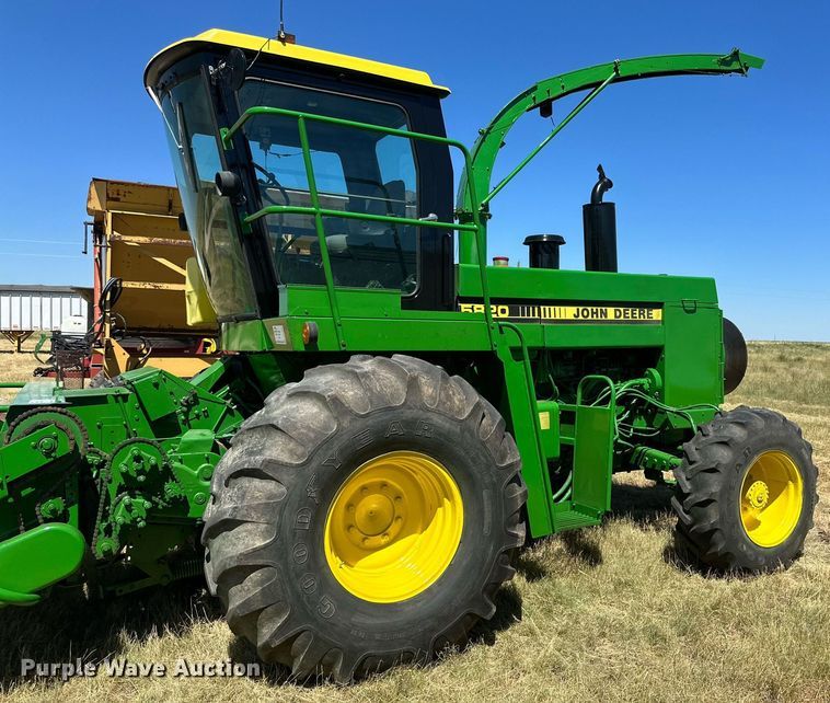 image for item DQ1345 John Deere 5820  forage harvester