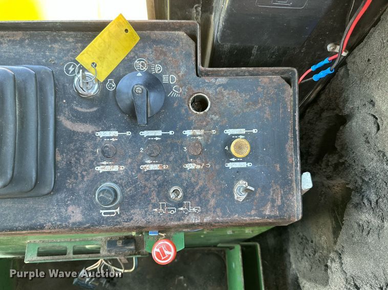 image for item DQ1345 John Deere 5820  forage harvester