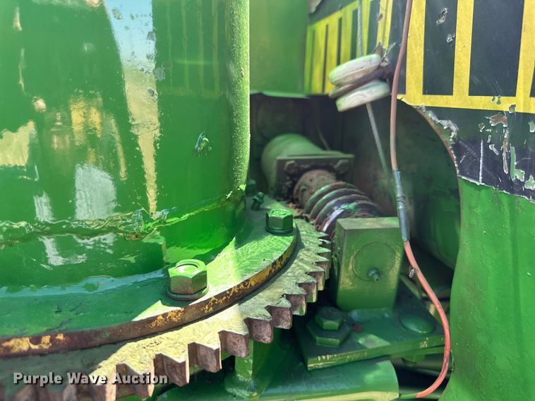 image for item DQ1345 John Deere 5820  forage harvester