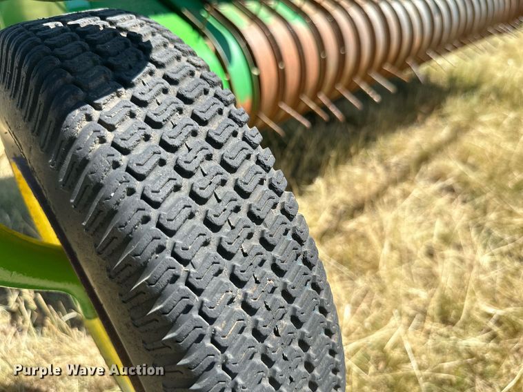 image for item DQ1346 John Deere  7' CD pickup head