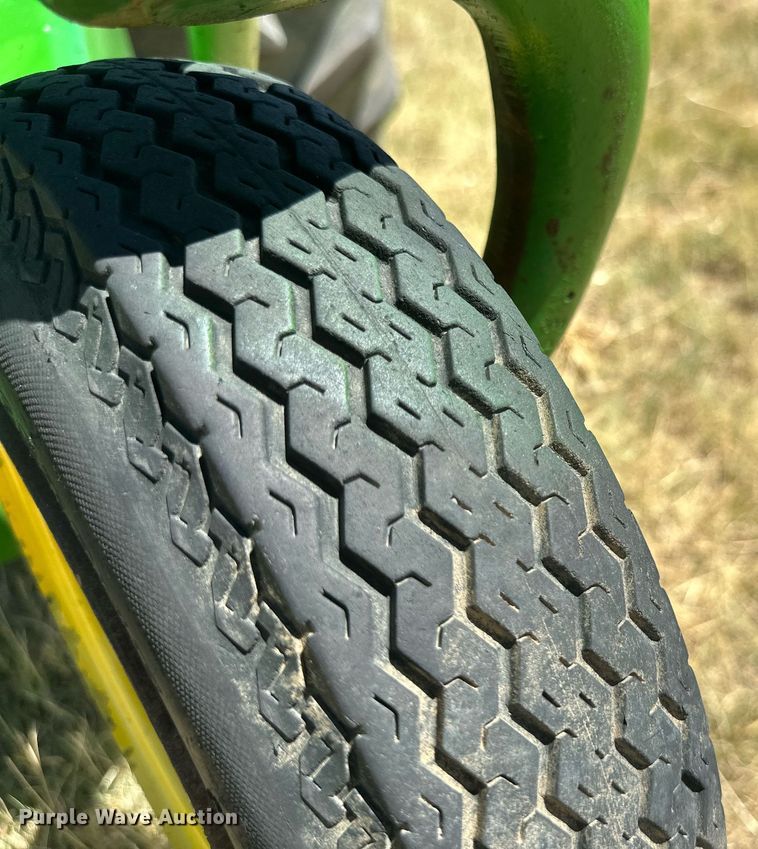 image for item DQ1346 John Deere  7' CD pickup head