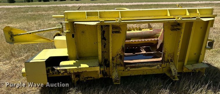 image for item DQ1347 1997 John Deere 664  forage head