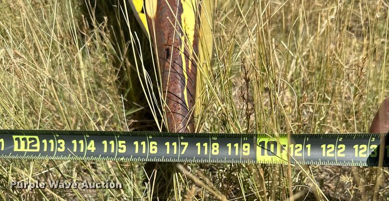 image for item DQ1347 1997 John Deere 664  forage head