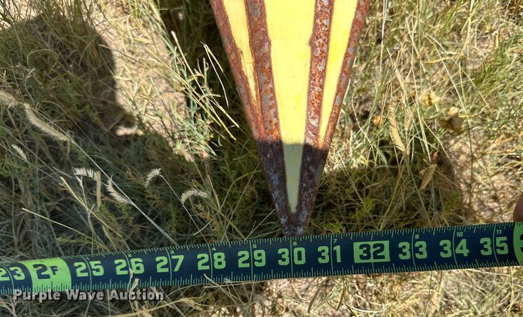 image for item DQ1347 1997 John Deere 664  forage head