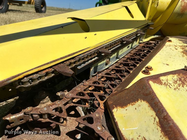 image for item DQ1347 1997 John Deere 664  forage head