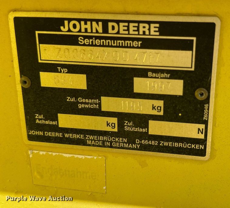 image for item DQ1347 1997 John Deere 664  forage head