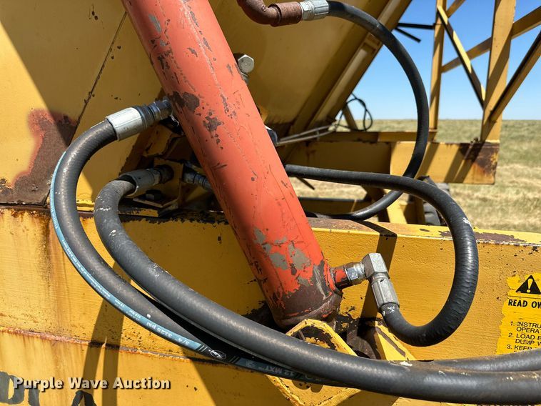 image for item DQ1348 Dual 5100  silage dump wagon