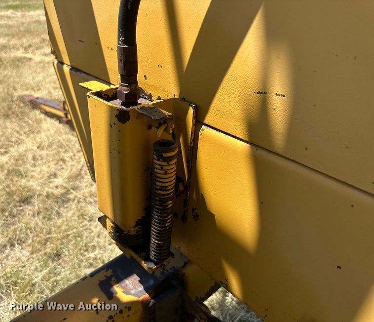 image for item DQ1348 Dual 5100  silage dump wagon