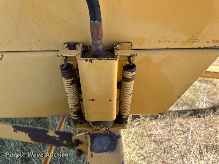 image for item DQ1348 Dual 5100  silage dump wagon