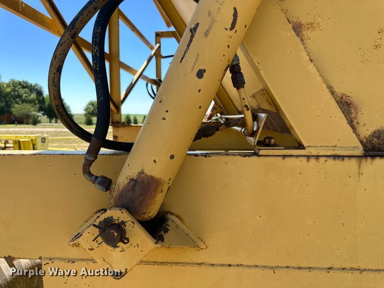 image for item DQ1348 Dual 5100  silage dump wagon