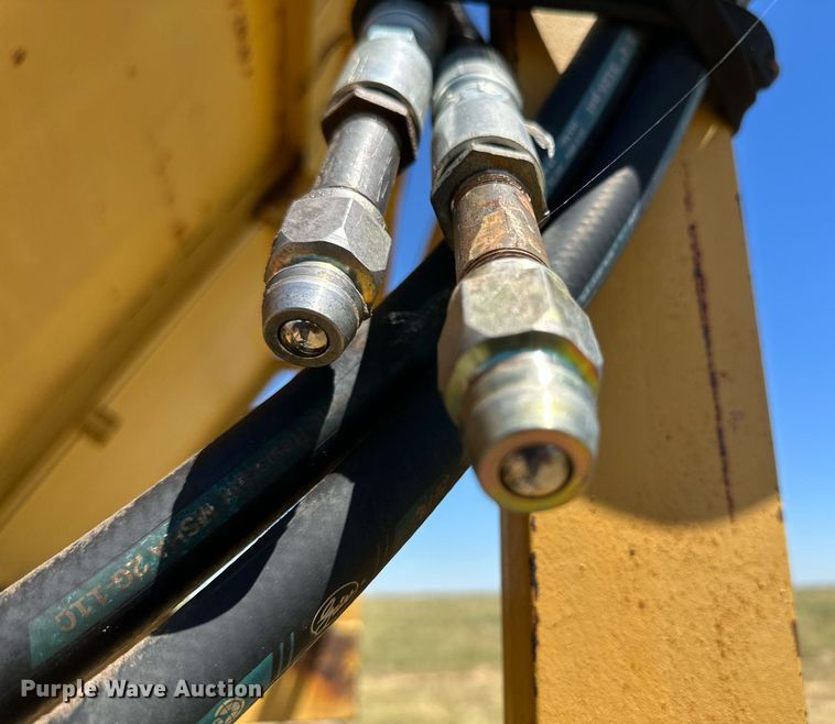 image for item DQ1348 Dual 5100  silage dump wagon