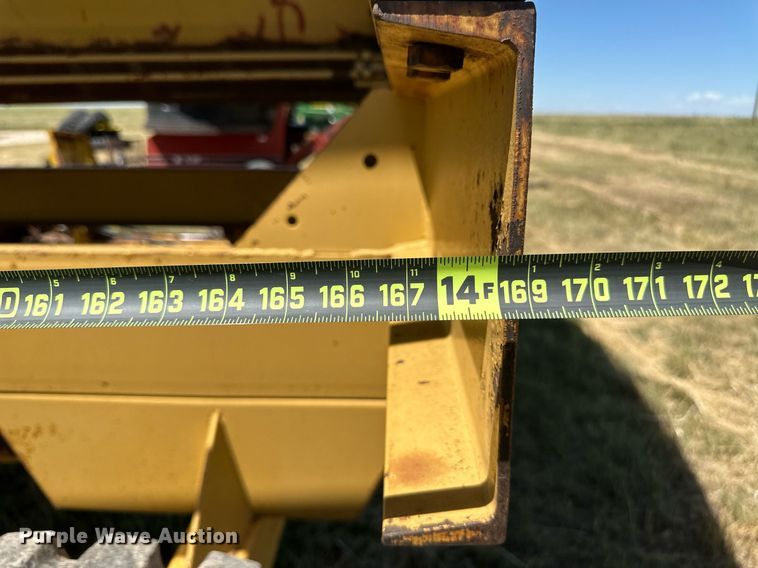 image for item DQ1348 Dual 5100  silage dump wagon