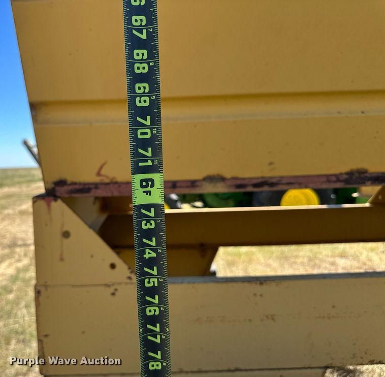 image for item DQ1348 Dual 5100  silage dump wagon