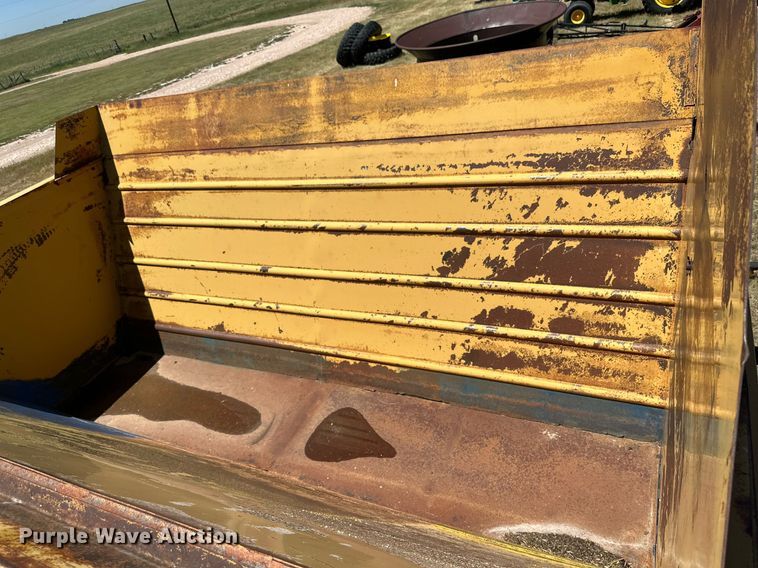 image for item DQ1348 Dual 5100  silage dump wagon