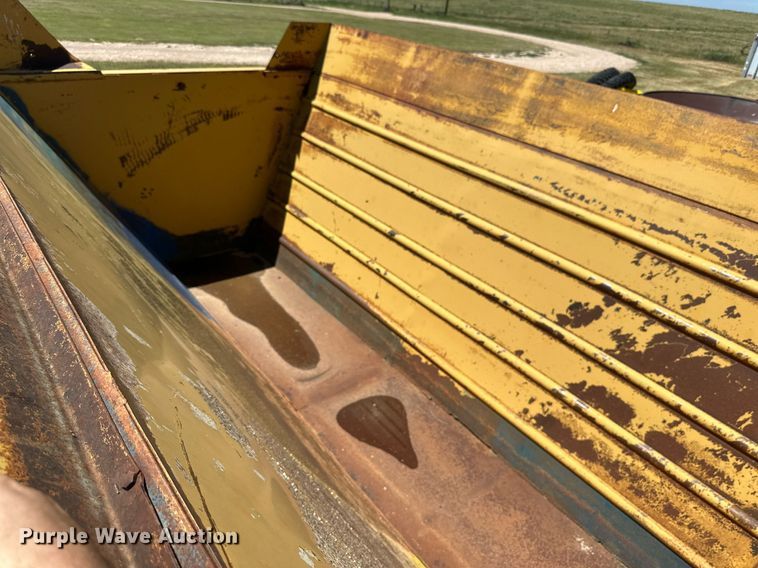 image for item DQ1348 Dual 5100  silage dump wagon