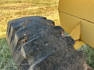 image for item DQ1348 Dual 5100  silage dump wagon