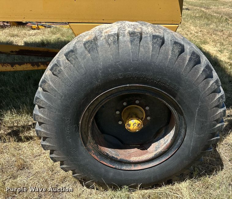 image for item DQ1348 Dual 5100  silage dump wagon