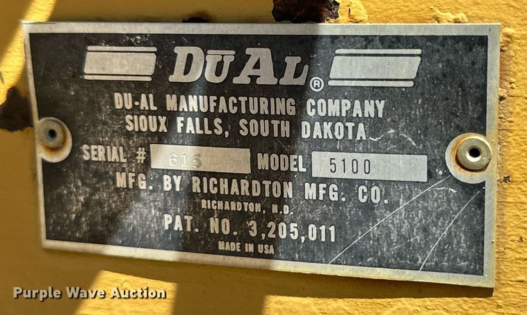 image for item DQ1348 Dual 5100  silage dump wagon