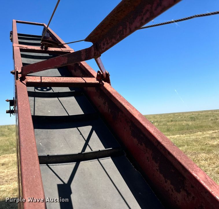 image for item DQ1350 Farm Hand HG3040  bale processor