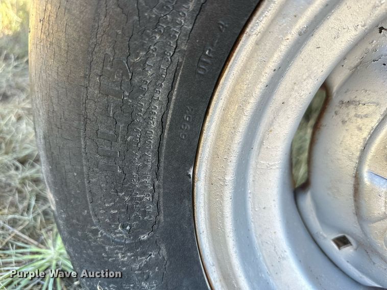 image for item DQ1350 Farm Hand HG3040  bale processor