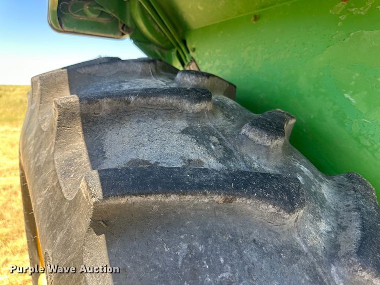 image for item DQ1352 1976 John Deere 4630  tractor