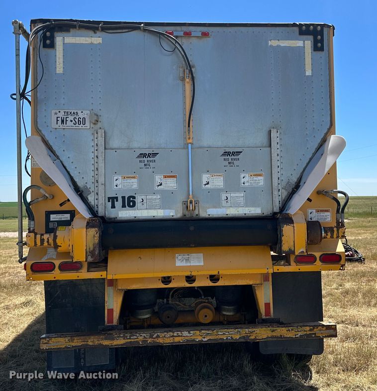 image for item DQ1353 2004 Trail King  live bottom trailer