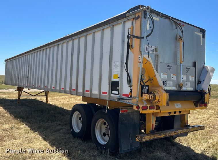 image for item DQ1353 2004 Trail King  live bottom trailer