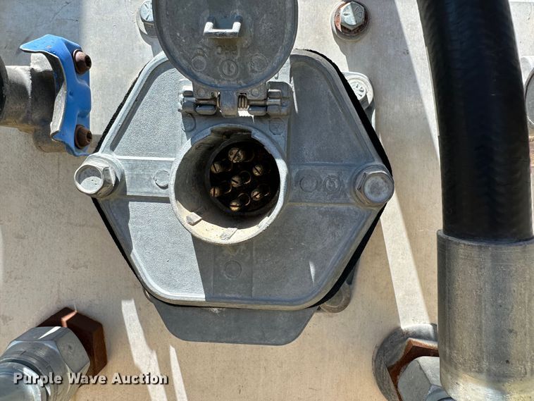 image for item DQ1353 2004 Trail King  live bottom trailer