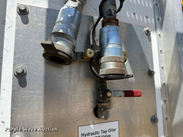 image for item DQ1353 2004 Trail King  live bottom trailer