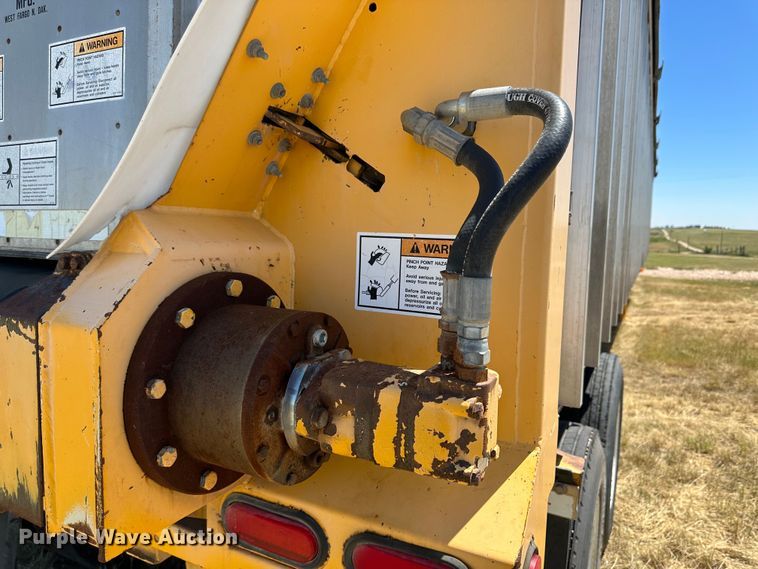 image for item DQ1353 2004 Trail King  live bottom trailer