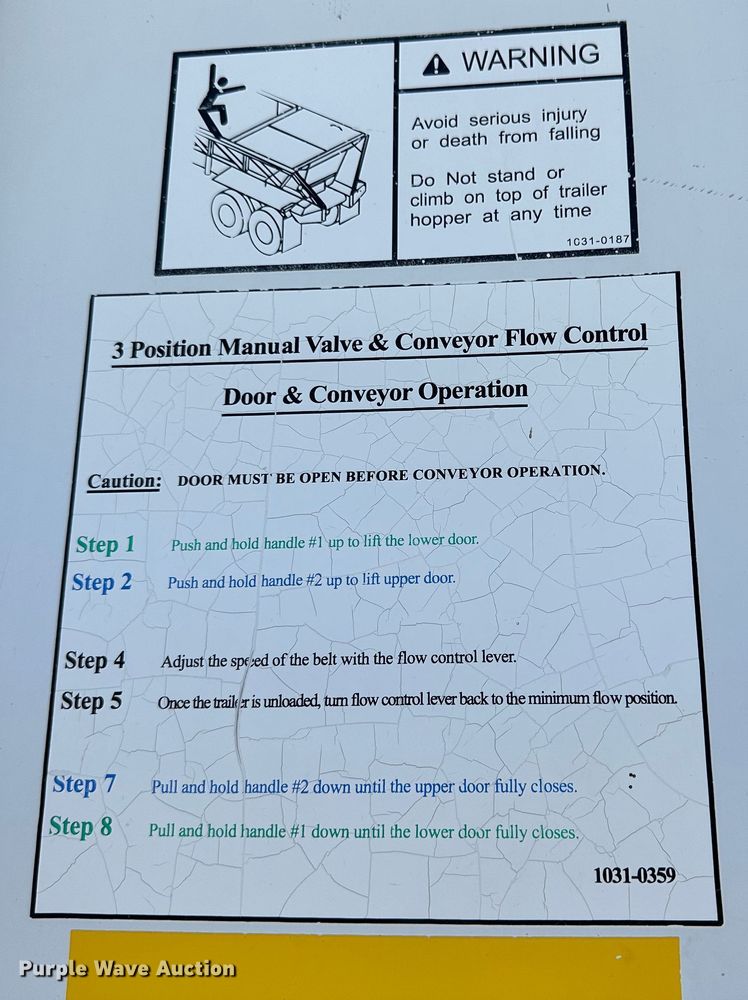 image for item DQ1353 2004 Trail King  live bottom trailer
