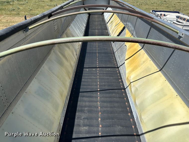 image for item DQ1353 2004 Trail King  live bottom trailer