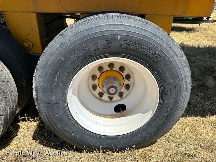 image for item DQ1353 2004 Trail King  live bottom trailer