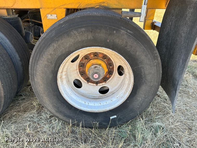 image for item DQ1353 2004 Trail King  live bottom trailer