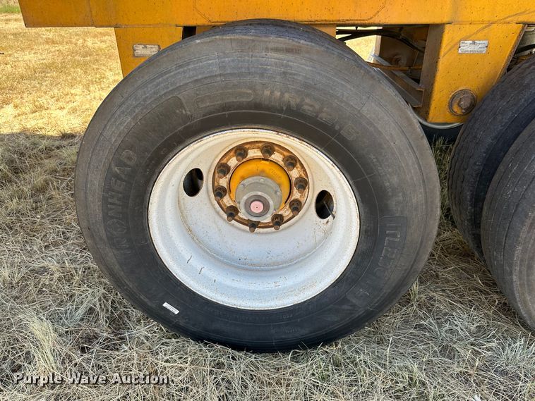 image for item DQ1353 2004 Trail King  live bottom trailer