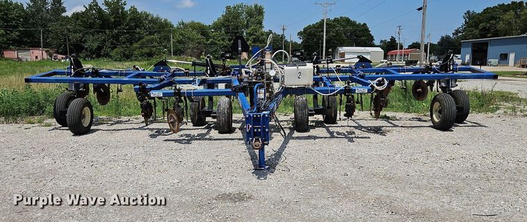 image for item DQ1828 Blu-Jet Land Runner  NH3 applicator