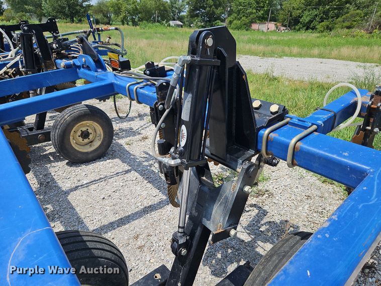 image for item DQ1828 Blu-Jet Land Runner  NH3 applicator