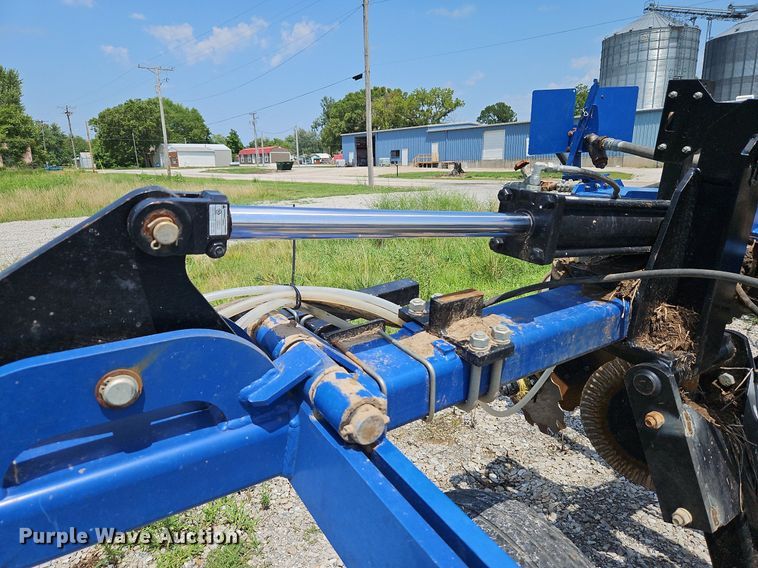 image for item DQ1828 Blu-Jet Land Runner  NH3 applicator