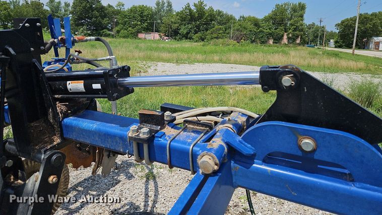 image for item DQ1828 Blu-Jet Land Runner  NH3 applicator